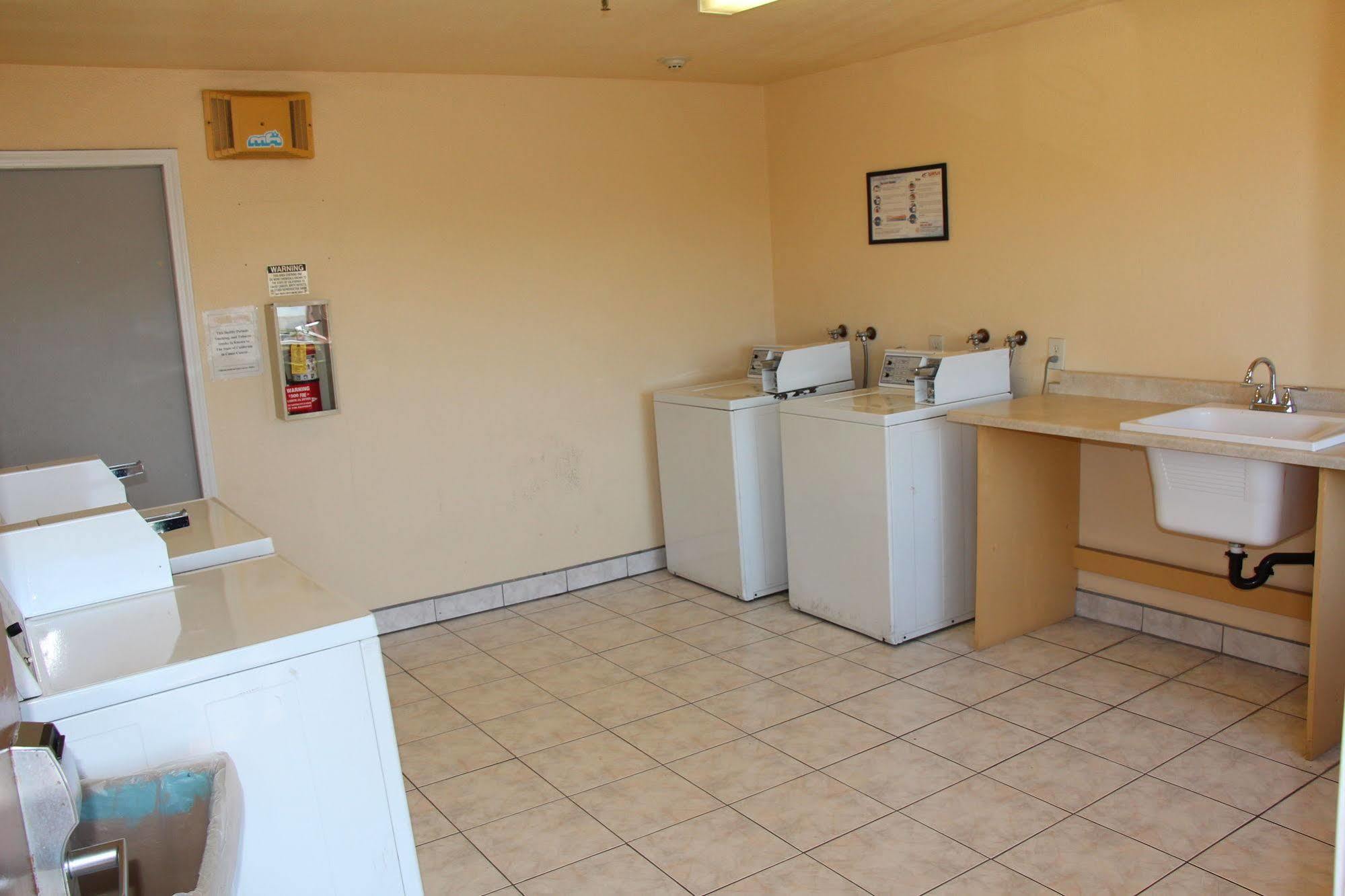 Budget Inn Anaheim/Санта-Ана Экстерьер фото